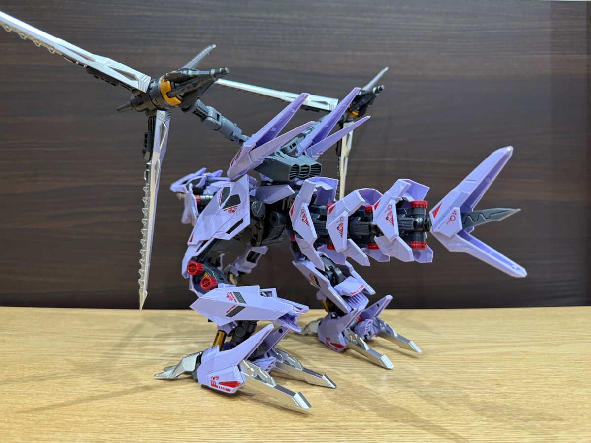 鋼鉄機神/アダマスマキナ バーサークフューラー(完全体) 素体モードに