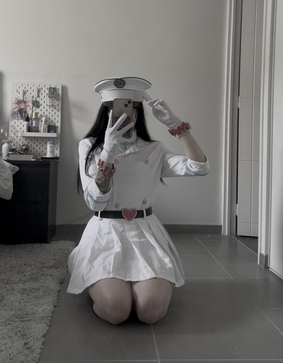 Liyou 🖤🍷evil resident tweet media