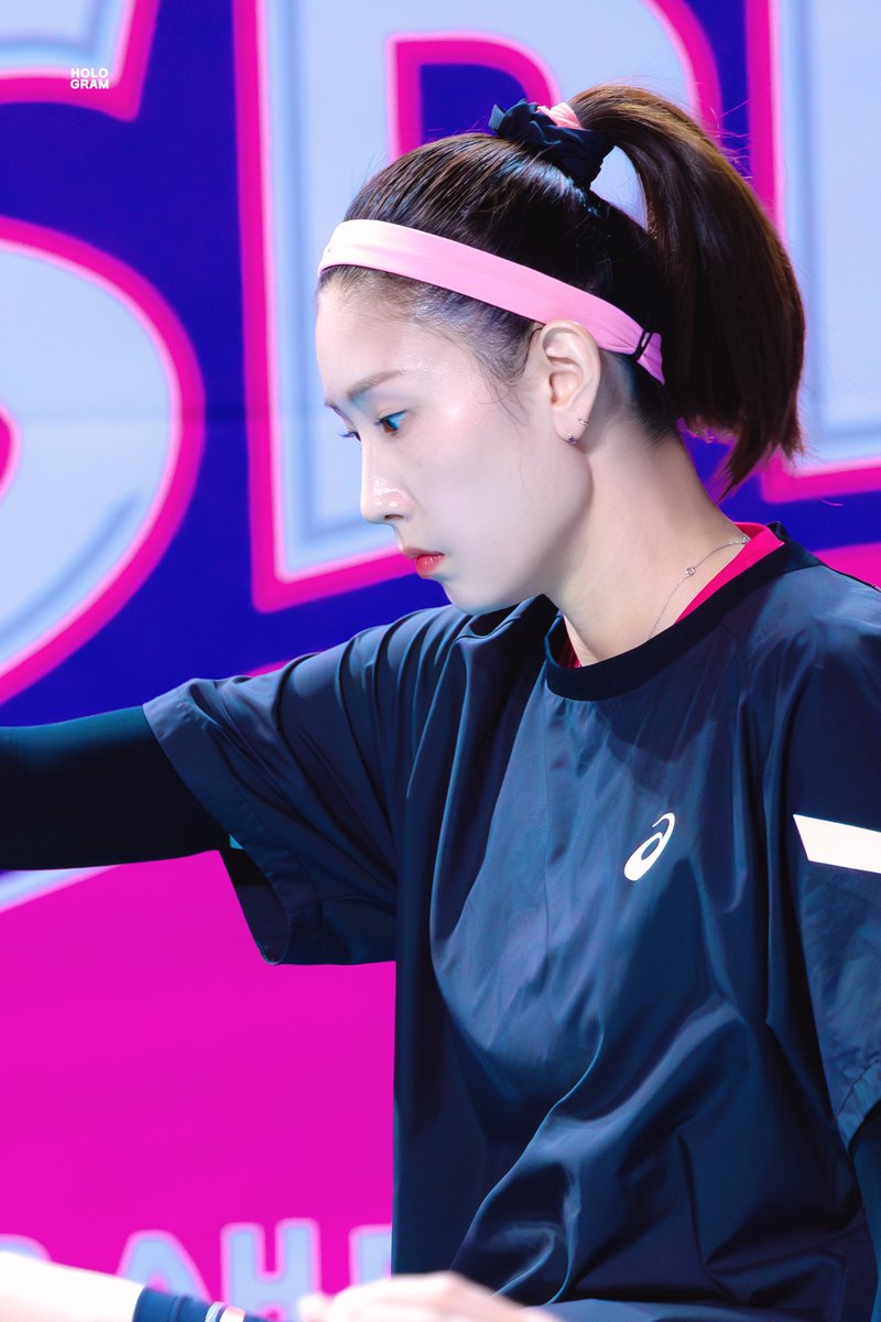 250408 챔프5차전 #김수지 #kimsuji

발로 차~ 👟
웜업할 때 집중력 흐트러지지 않는거 넘 멋짐🤍