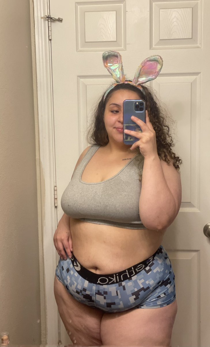 “Ima Fat Bitch, Gimme Mo Chicken” 🥴🐓