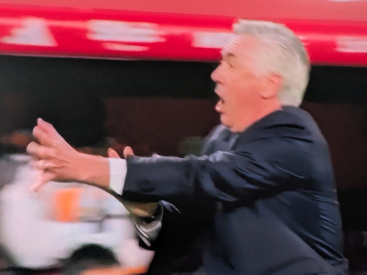 It was so funny to see Ancelotti crying for non existent handballs yesterday when the referee failed to give a clear pen for Valverde's handball.