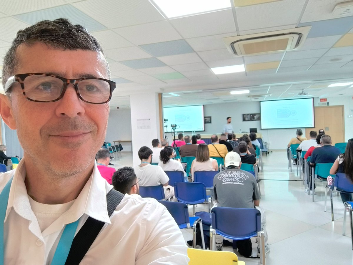 Este fin de semana estoy disfrutando de WordCamp #Malaga 2025 en @inturjoven Torremolinos.

Conociendo nuevas herramientas de IA, charlando con viejos conocidos y algunos nuevos, comiendo bien, tomando el sol y disfrutando como un enano rodeado de iguales. #WCMLG25