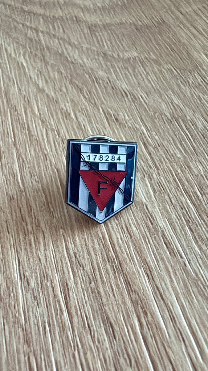 Dernier dimanche d’avril. 
Commémorations en hommage aux victimes de la déportation dans les camps de concentration et d’extermination nazis. 

Nous ne les oublions pas. 

Pour que continue de vivre le « plus jamais ça » en ces temps troublés. 

#FNDIRP