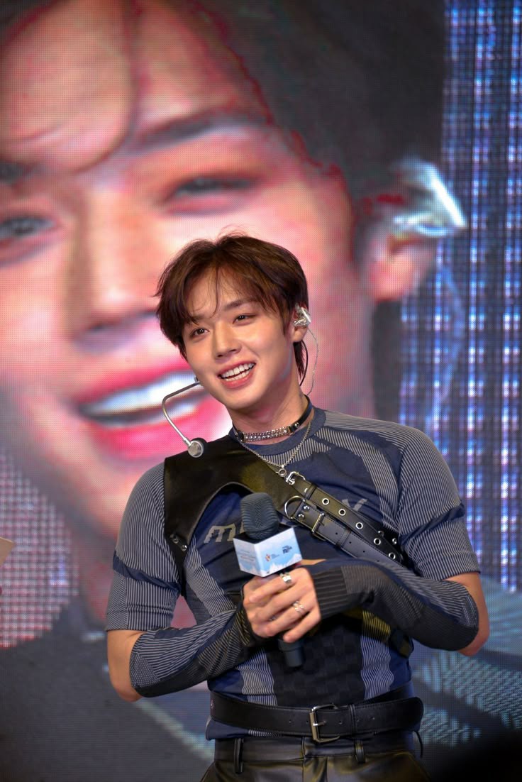 Tinymini_8's tweet photo. دلم برات رفت 🧿
با اون خودکاره تو فیلمه بیا سوراخ سوراخم کن
#PARKJIHOON #weekheroclass2 https://t.co/FZqcJEZrvB