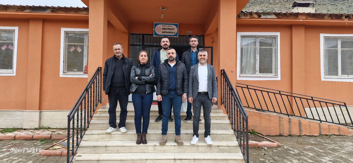 KozlkEgitimSen's tweet photo. Okul ziyaretleri kapsamında  Şube Yönetimimizle birlikte Armutlu-Xerbaq köyü ilk ve ortaokulu, Geçitaltı-Gox Köyü İlk ve Ortaokulu,Tosunpınar-Ayras Yeni mahalle İlk ve Ortaokulu’nu ziyaret edip, eğitim emekçileri ile bir araya geldik.Yetki ve TİS süreci hakkında bilgiler verildi https://t.co/UenxHqNQJv
