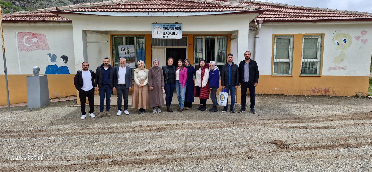 KozlkEgitimSen's tweet photo. Okul ziyaretleri kapsamında  Şube Yönetimimizle birlikte Armutlu-Xerbaq köyü ilk ve ortaokulu, Geçitaltı-Gox Köyü İlk ve Ortaokulu,Tosunpınar-Ayras Yeni mahalle İlk ve Ortaokulu’nu ziyaret edip, eğitim emekçileri ile bir araya geldik.Yetki ve TİS süreci hakkında bilgiler verildi https://t.co/UenxHqNQJv
