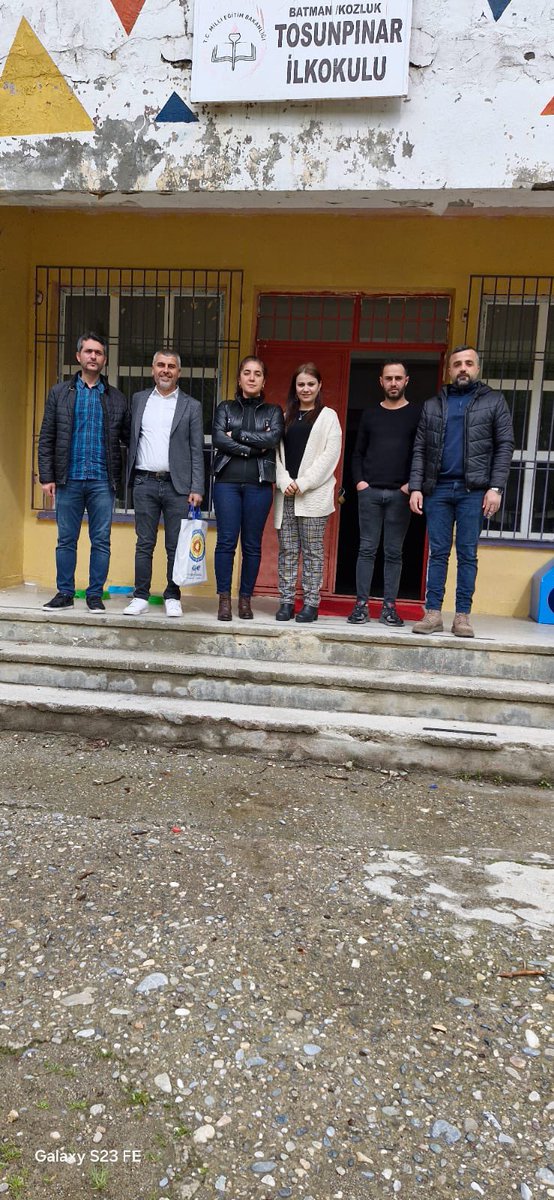 KozlkEgitimSen's tweet photo. Okul ziyaretleri kapsamında  Şube Yönetimimizle birlikte Armutlu-Xerbaq köyü ilk ve ortaokulu, Geçitaltı-Gox Köyü İlk ve Ortaokulu,Tosunpınar-Ayras Yeni mahalle İlk ve Ortaokulu’nu ziyaret edip, eğitim emekçileri ile bir araya geldik.Yetki ve TİS süreci hakkında bilgiler verildi https://t.co/UenxHqNQJv