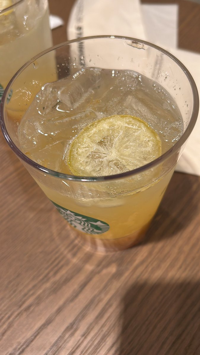 美味しソーダ😍あついから飲みたくなりました。 あついからみなさんも、熱中症に気をつけてくださいね。