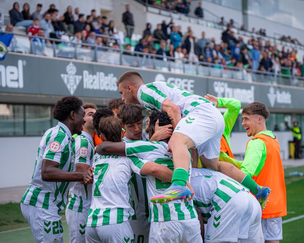 ¡Vive el derbi de filiales en <a href="/RTVBetis/">Real Betis RTV</a>! 📺📻📲

Te esperamos desde las 11:50h con el partido del #BetisDeportivo 🆚️ Sevilla Atlético ⚔️💚

🎙 <a href="/JulioRamosMon/">Julio Ramos</a> y <a href="/SantIRoldanG10/">Santi Roldán</a> 

➡️ realbetisbalompie.es/rtvbetis/direc…