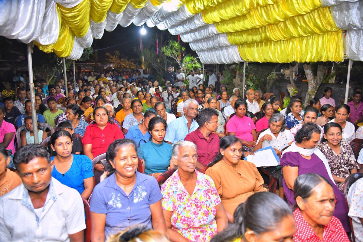 RajapaksaNamal's tweet photo. Public meetings were held yesterday by SLPP candidates contesting the 2025 local government elections from the local council electoral areas of Devinuwara, Weligama, Akuressa, Kamburupitiya, and Hakmana in the Matara District.
#LGE2025 #Matara #NRWayForward #SLPP https://t.co/xmj1JzMllX