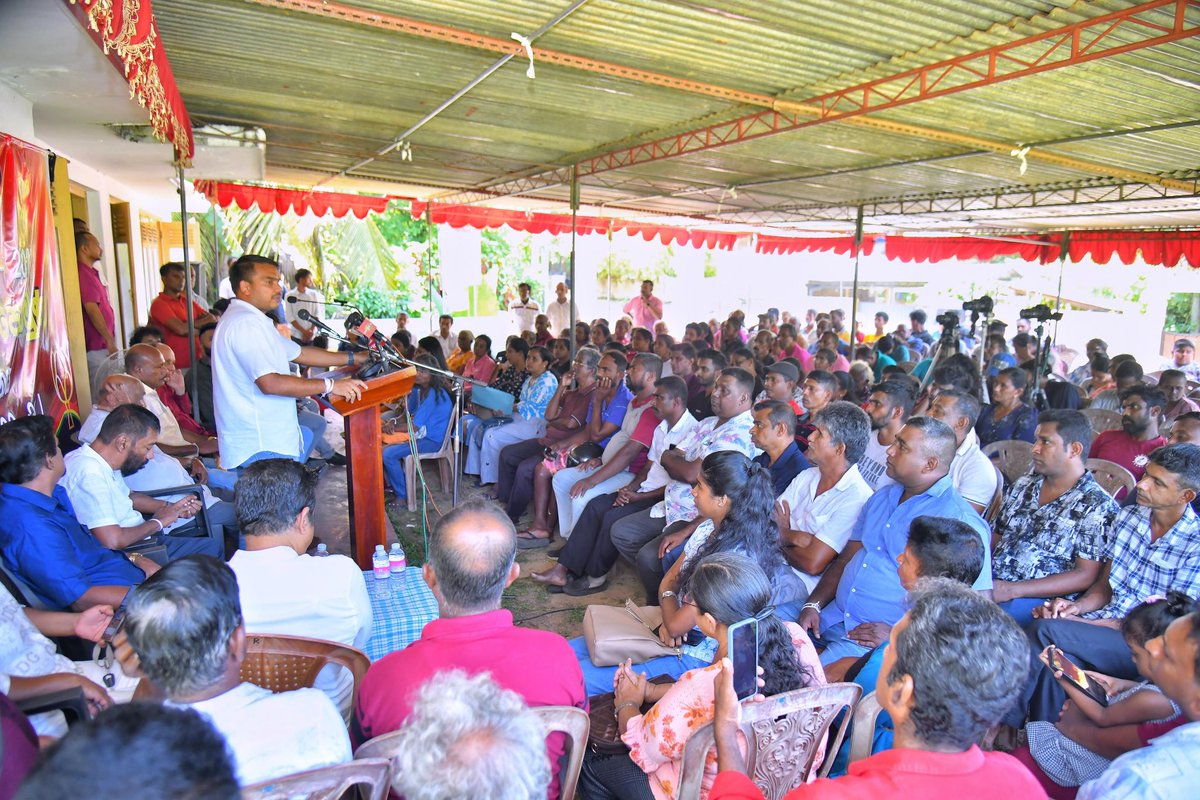RajapaksaNamal's tweet photo. Public meetings were held yesterday by SLPP candidates contesting the 2025 local government elections from the local council electoral areas of Devinuwara, Weligama, Akuressa, Kamburupitiya, and Hakmana in the Matara District.
#LGE2025 #Matara #NRWayForward #SLPP https://t.co/xmj1JzMllX