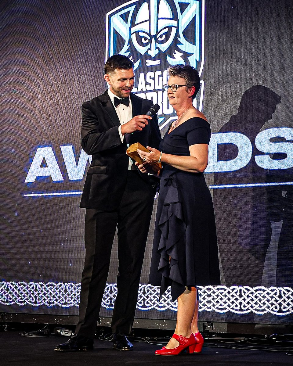 NEWS: 'Aunty Heather' is a Community Hero

Congratulations to Heather Bonnar from <a href="/kirkcaldyrugby/">Kirkcaldy Rugby</a> who was announced as the <a href="/SPEnergyNetwork/">SP Energy Networks</a> Community Hero of the Year, in memory of Jim Taylor MBE at the <a href="/GlasgowWarriors/">Glasgow Warriors</a>  2024/2025 Awards Dinner last night.

#MonBlues 💙