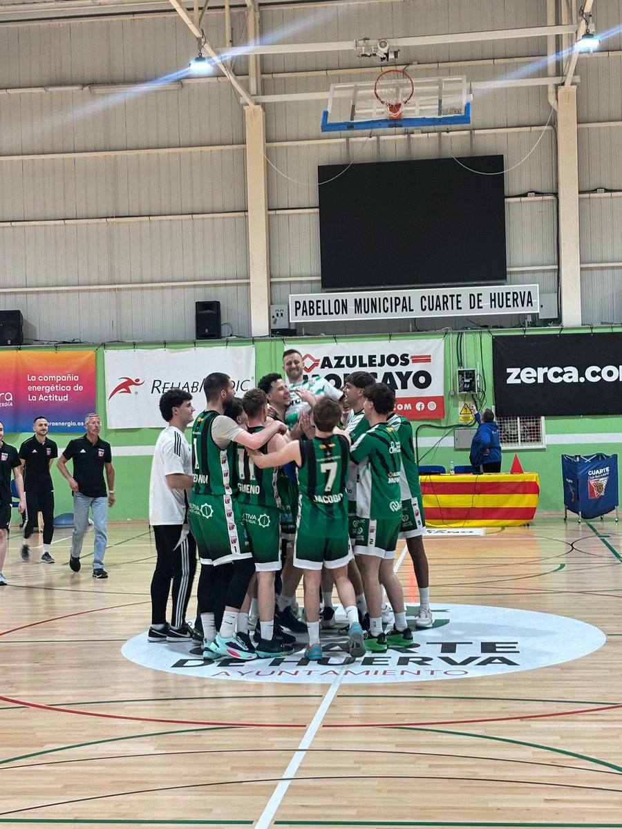 CBCuarte's tweet photo. Ayer ganamos pero, sin duda, nos quedamos con esta foto por encima del resultado del partido.
Momentos compartidos, risas, entrega, lucha, pasión, esfuerzo y GRAN AMISTAD. Y es que los valores que aporta el baloncesto SON INCALCULABLES😍
Gente como tú Iker siempre. https://t.co/7UApZ8ZoeA