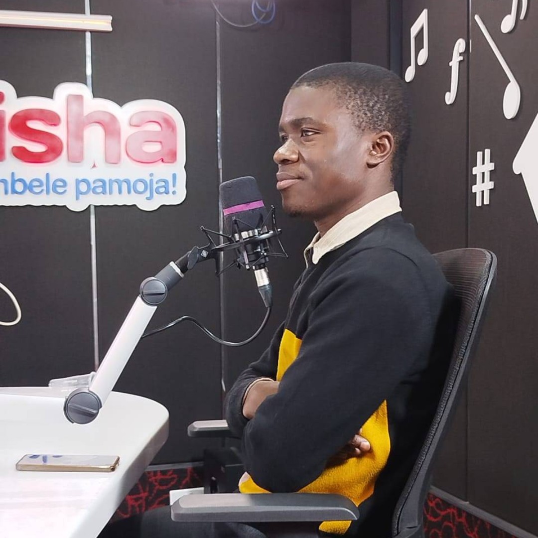 Tukuza na <a href="/walterkinjo/">Walter Kinjo</a>, @machariangari1 na <a href="/jimmy_mamboh/">Jimmy Mambo</a> from 10am - 1pm. 

#Tukuza #RadioZaidiYaRadio 
 
Watch us live on radiomaisha.co.ke