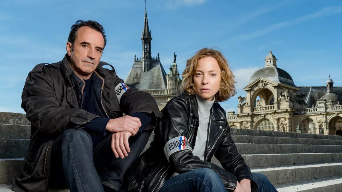 francetvpro's tweet photo. 📈#Audiences | #France3
✨ Large leader hier avec la fiction « Meurtres à Chantilly » :
📌 3.1M de tvsp
Avec #BrunoTodeschini et #ElodieFrenck
▶️ Dispo sur https://t.co/JqV7mXAoWY https://t.co/WY70XpYbaW