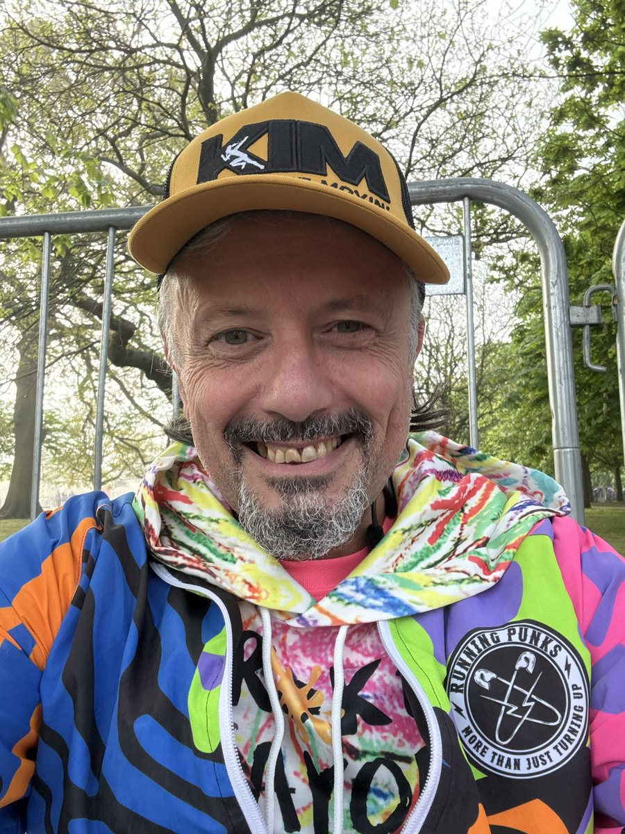 The Running HT tweet media