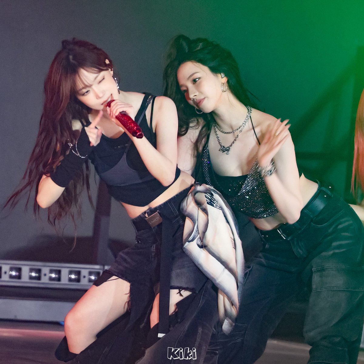 kiki_1030_'s tweet image. 250426 K-FLOW3 CONCERT
狗狗的屁屁承受著大家的尖叫聲🤣
#Karina #카리나
#Winter #윈터
#aespa #에스파