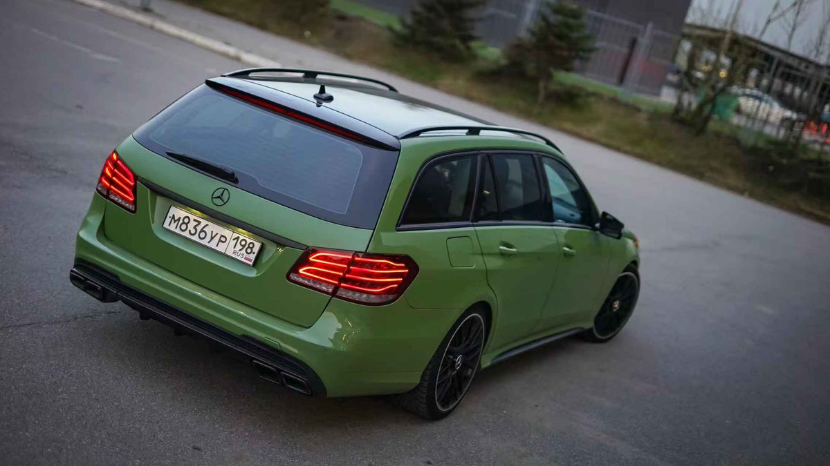 🫒Mercedes S212 wrapped in TeckWrap French Olive (CG31-HD), the sophistication with untamed wilderness.
✅Get your car wrap now at teckwrap.com

Wrapper: Monster Garage
.
.
#teckwrap #carwrap #wrappedcars #green #vinylwrap #wrapteckwrap #vehiclewrapping #paintisdead