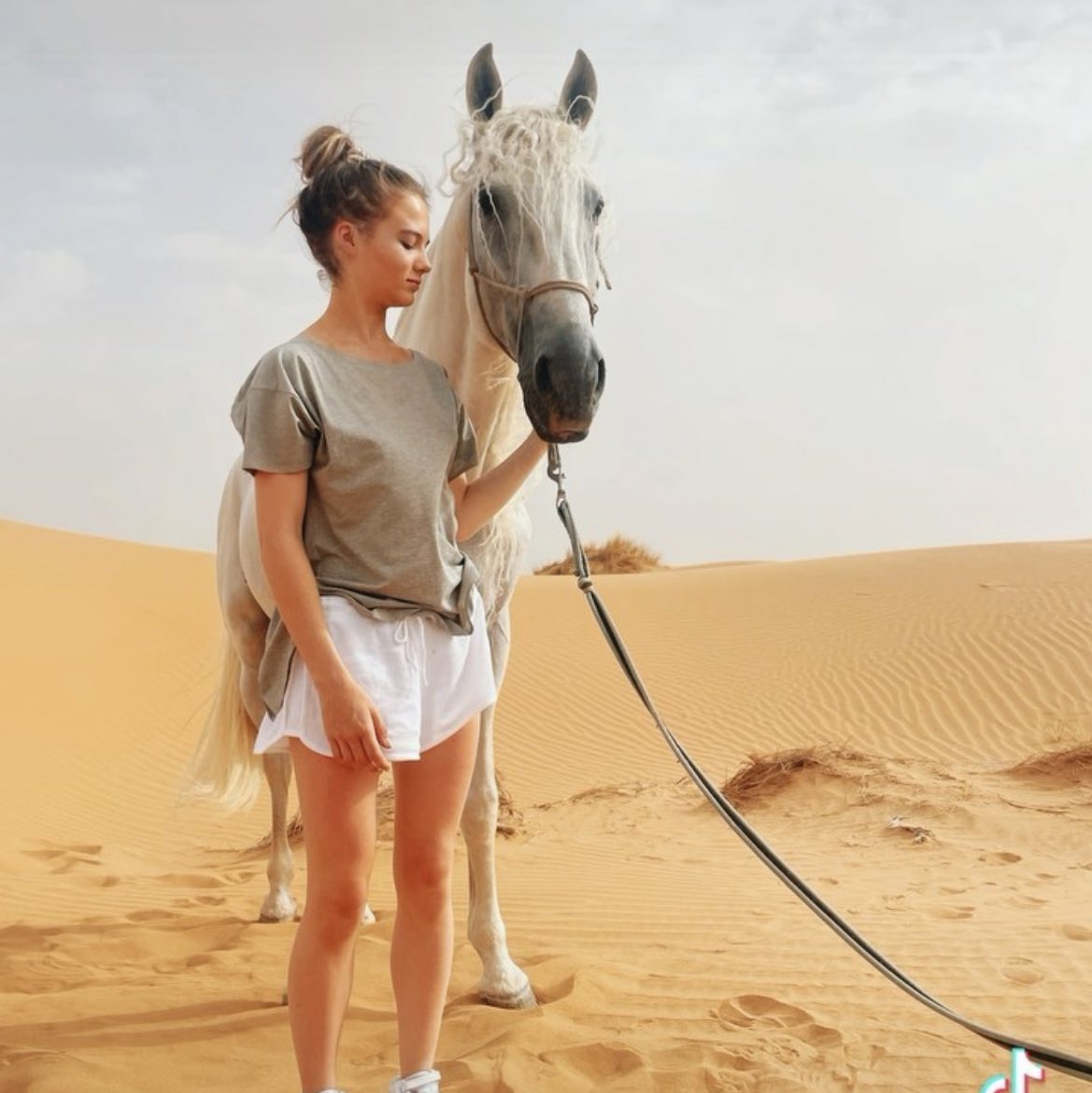 Freya Allan tweet media