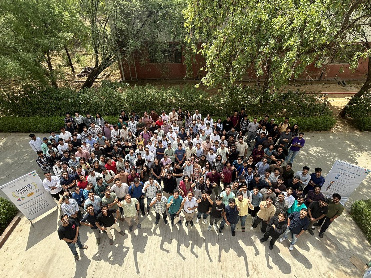 gdgjaipur's tweet photo. From the recent Build With AI Jaipur: Chapter 2 event.

@vikasbajpei @AnukritiBansal @gauravkheterpal https://t.co/skrQ9OfWi8