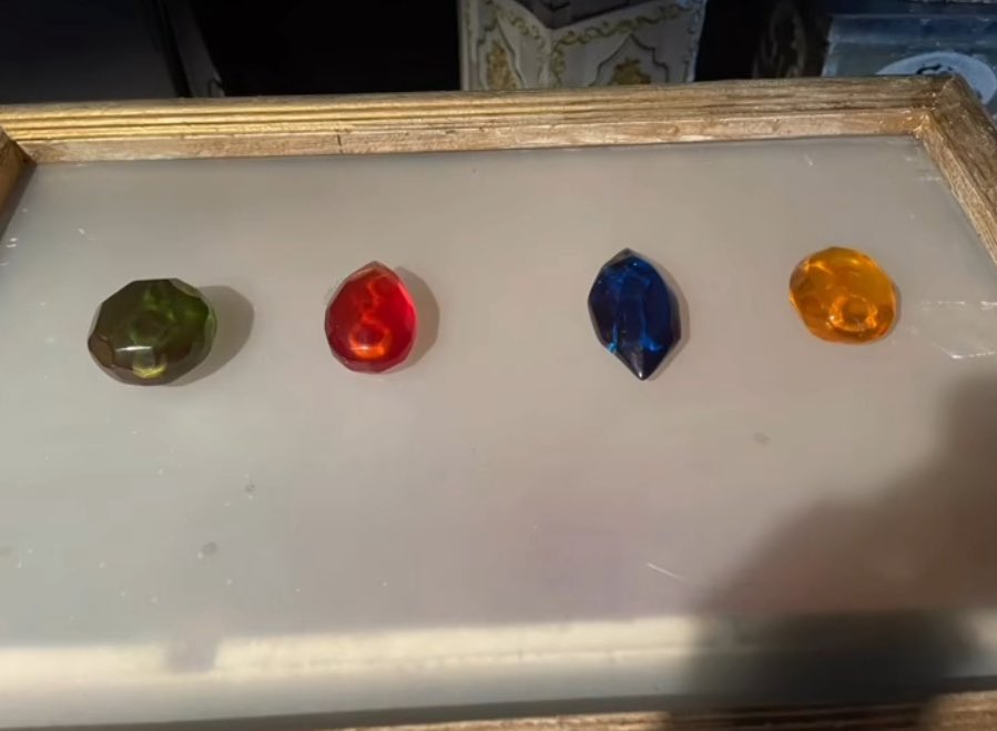 EncantadiaSAGA's tweet photo. THE FOUR GEMS OF ENCANTADIA

We’re all begging you to mass produce these and sell them! Blind boxes, collector’s editions, or even plastic versions so kids can play them in the streets.

Again, the 2005 kids are now young professionals who can afford merch! Fans of all ages will eat these up.

[via Suzette Doctolero’s IG reel]

@gmanetwork @SuziDoctolero @ricogutierrez8