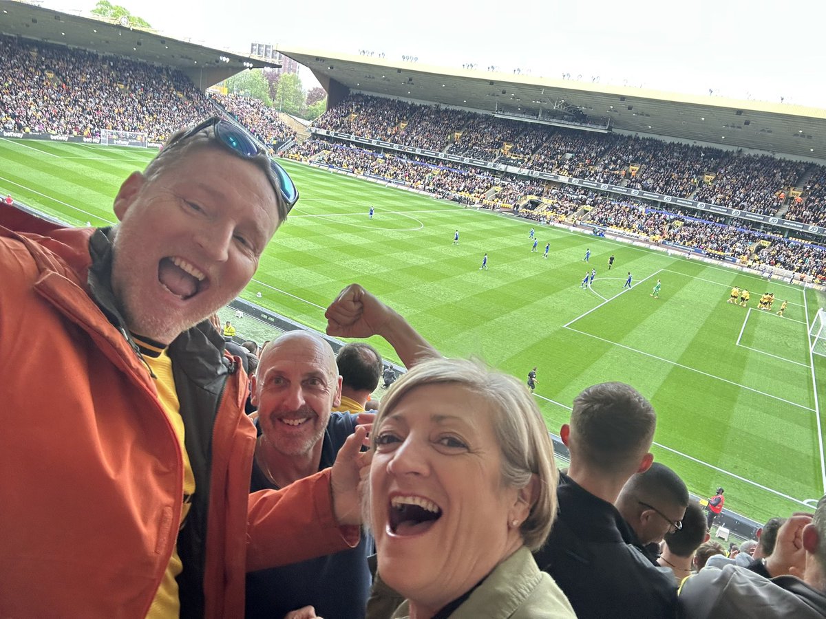 Maynarddjl's tweet photo. 6 in a row olé olé olé #wolvesayewe https://t.co/ioMJWQAOxO