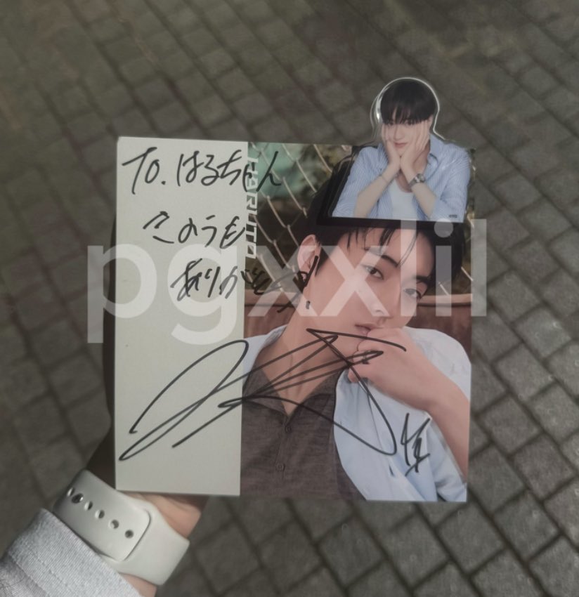 0427 TREASURE 트레저
YELLOW  個別サイン会 1部 温斗 루토

温斗くん目の前に緊張で全然話せなかったけど、会えて嬉しかったです(ᐢ⸝⸝>̶̥̥̥᷄ ·̫ 🌀🌀
FLASHも歌ってくれて2日間幸せでした
温斗くん世界一かっこいいよ🦙🤍

#オフイベ #個別サイン会 #treasure #haruto