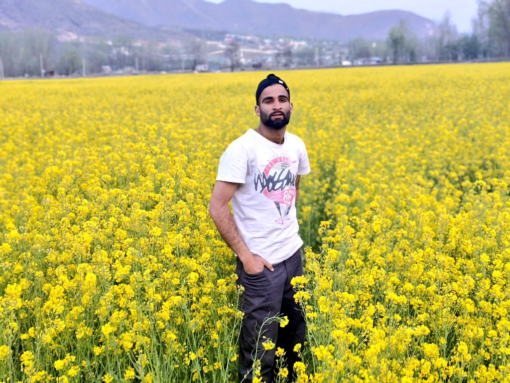 KuchayShahi's tweet photo. Spring has sprung! 🌸🌼 https://t.co/OQL4ngBwnX