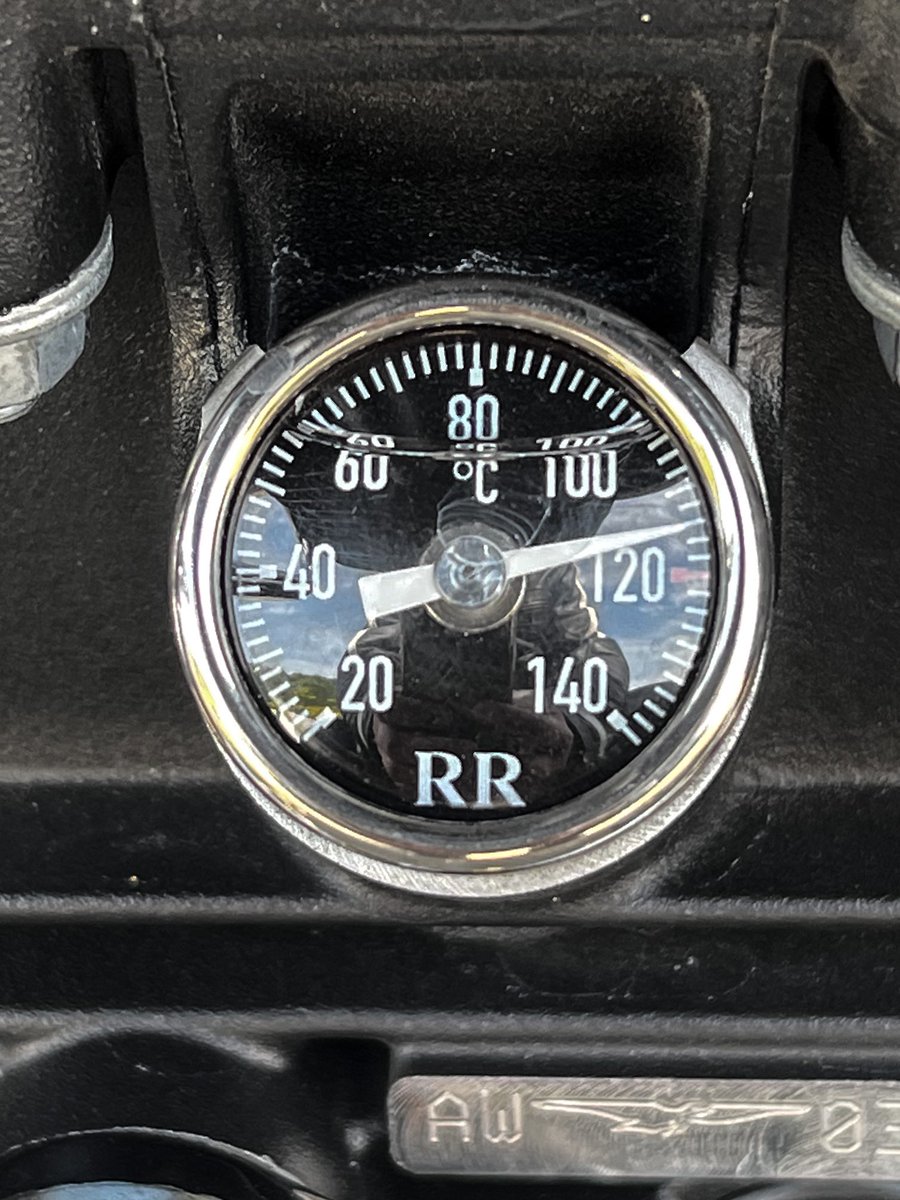 Rei5771's tweet photo. 本日の油温
100〜120°
お山中心
調子はすこぶるいいけど、夏は130°越えるよな、これ
夏の渋滞は針振り切るか
ちなみに外気温24°位
#MOTOGUZZI
#V7Special https://t.co/ObuopAII8M