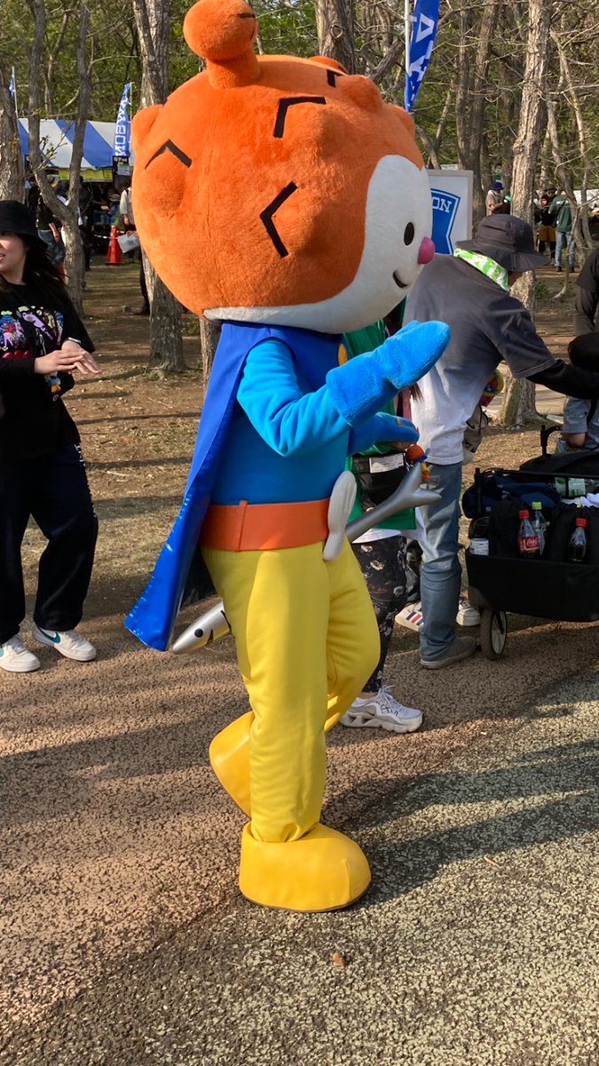 shin721's tweet photo. ゆるキャラ、キャラクター特集。アラバキ内では色んなキャラクターにも会えます。そいえば今年はチョコえもんに会えず。その分チータくんにはよく会えてます。
#アラバキ
#ARABKI https://t.co/6Sckn57ZOG
