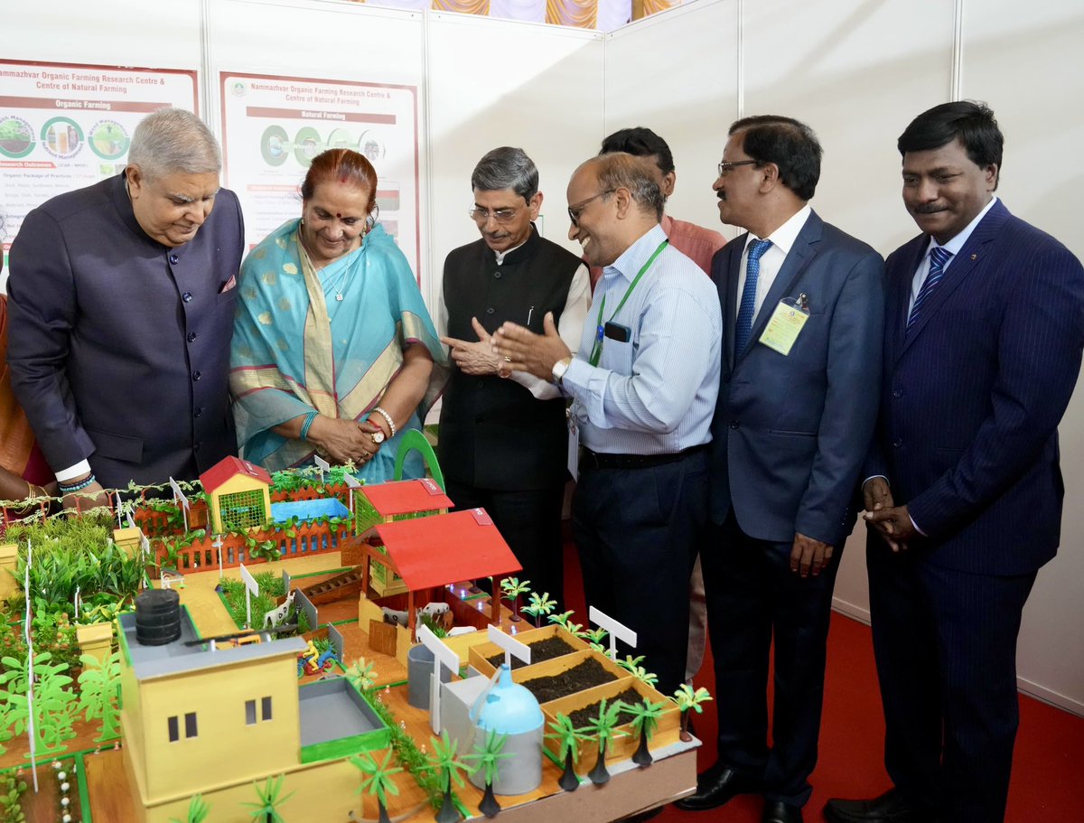VPIndia's tweet image. Hon’ble Vice-President, Shri Jagdeep Dhankhar visited an exhibition on the premises of the Tamil Nadu Agricultural University in Coimbatore, Tamil Nadu today.  @rajbhavan_tn @TNAU_coimbatore #TNAU