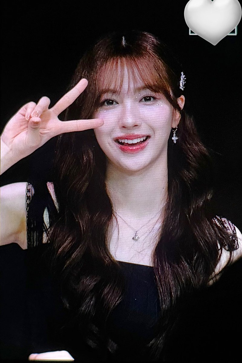 😽➰🩷 tweet media