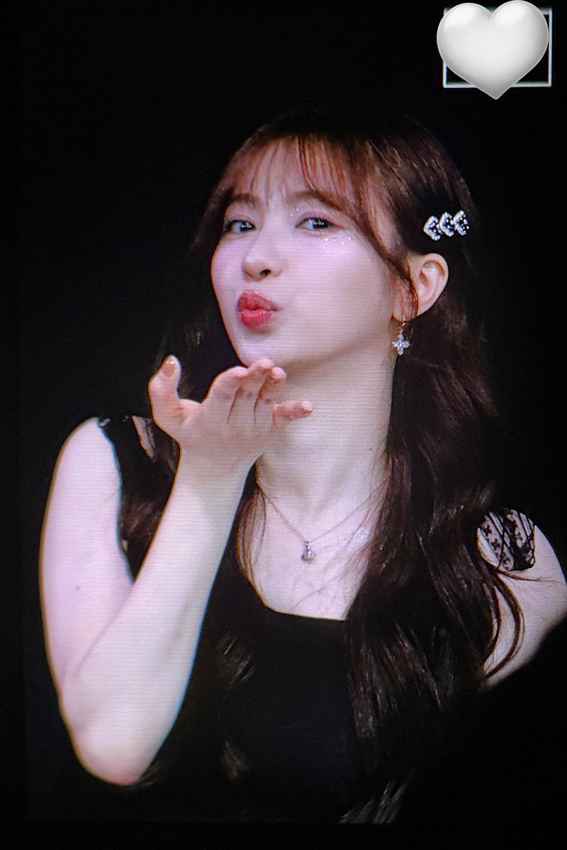 😽➰🩷 tweet media