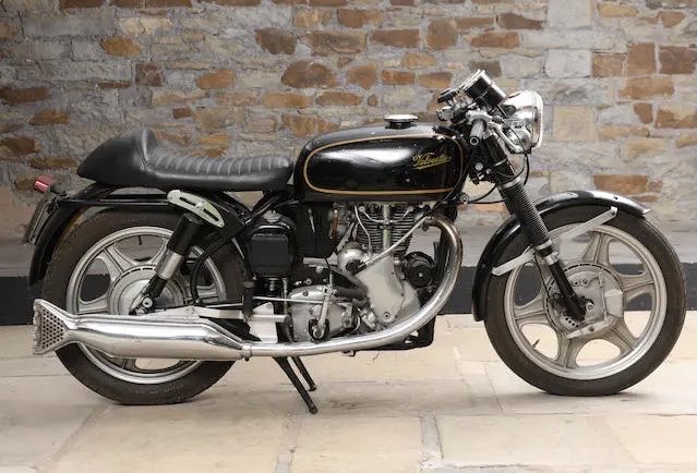 popsyosh34's tweet image. 🇬🇧🖤🏁 Bonhams 

Sold for
£5,520
inc. premium #oddball