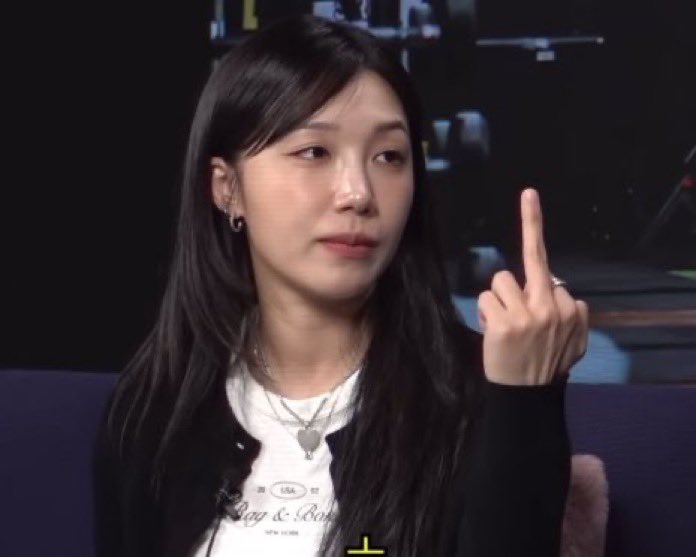 apinkxcho's tweet photo. i think this meme will be used a lot 😂 https://t.co/4iCsGXJ1xo