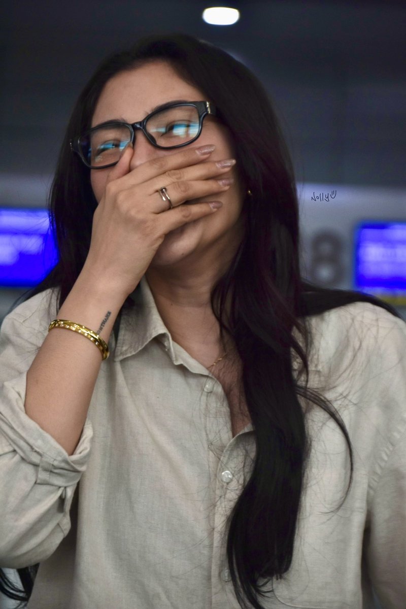 🤭🤭🤭🤭🤭🌻💛
Keep Smiling P’Faye! Stay Happy Always na! 🫶🏻🫶🏻 love you! Safe skies! 

#FayePeraya