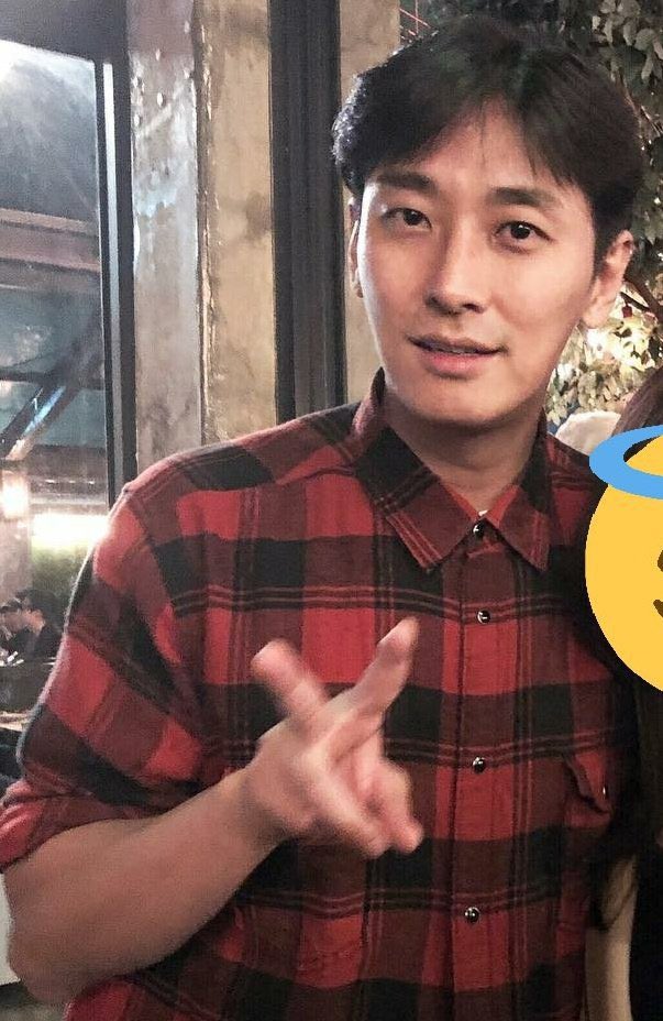 haluinjujihoon's tweet photo. New photo kah ??? #jujihoon https://t.co/CabXDWhpcp
