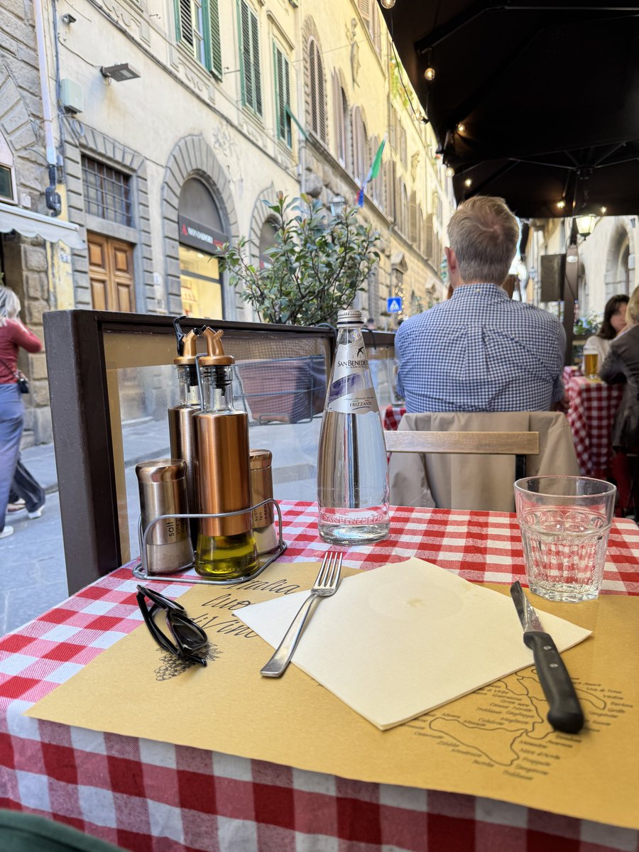 احس وصلت مكاني. 
Florence, Italy.