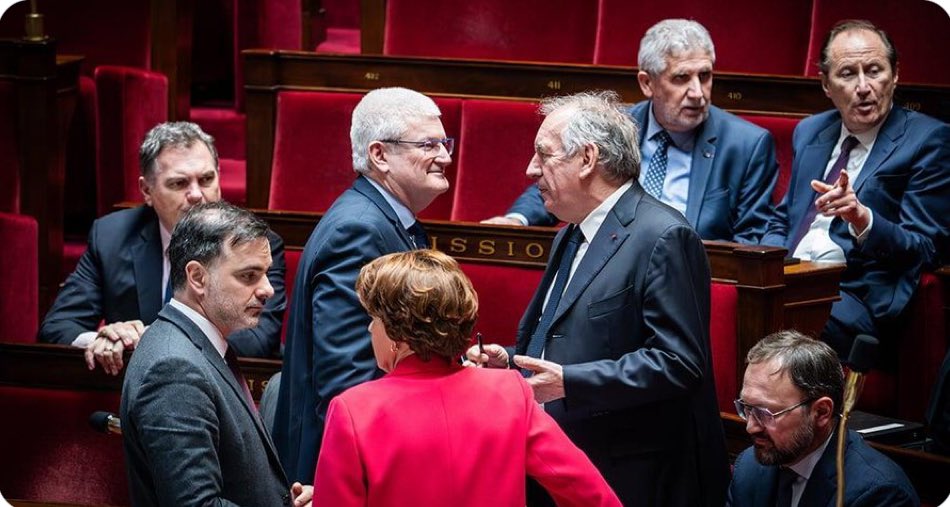 Le long chemin du projet de loi #findevie à l'Assemblée nationale

Après un premier examen interrompu en juin 2024 par la dissolution de l'Assemblée nationale, les députés débattent à nouveau du projet de loi sur la fin de vie.  #LaTribuneDimanche 👉🏼 latribune.fr/la-tribune-dim…