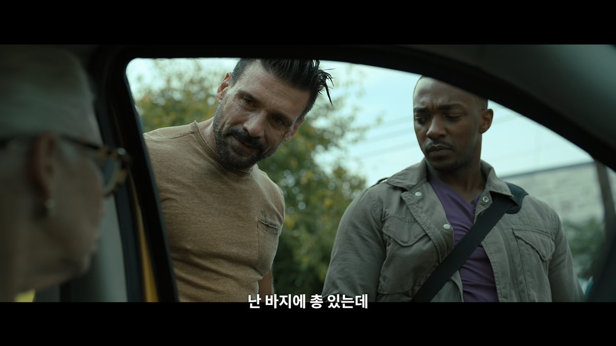 프랭크 그릴로와 맥키가 나오는 영화를 봤어요 제목은 포인트 블랭크 영화가 1시간 26분이라서 와우 짧군 후딱봐야지 했는데 후딱은 개뿔 시간의...