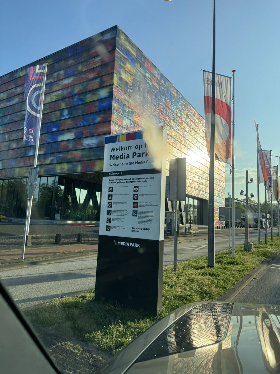 SPECIAL OVER SEKTES OP RADIO 1
Gisteravond live <a href="/NPORadio1/">NPO Radio 1</a> een uur lang mogen meepraten over sektes in Nederland. Olv <a href="/SanderSas/">Sander 't Sas</a> en met misdaadverslaggever van De Telegraaf Silvan Schoonhoven en  politieman Jan vd Winden
Luister de uitzending hier terug:

nporadio1.nl/uitzendingen/n…