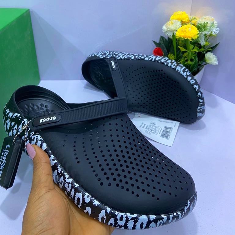 Splash Crocs 

Price: ₦18,000

Location Kaduna.
Call or WhatsApp— 08063769764