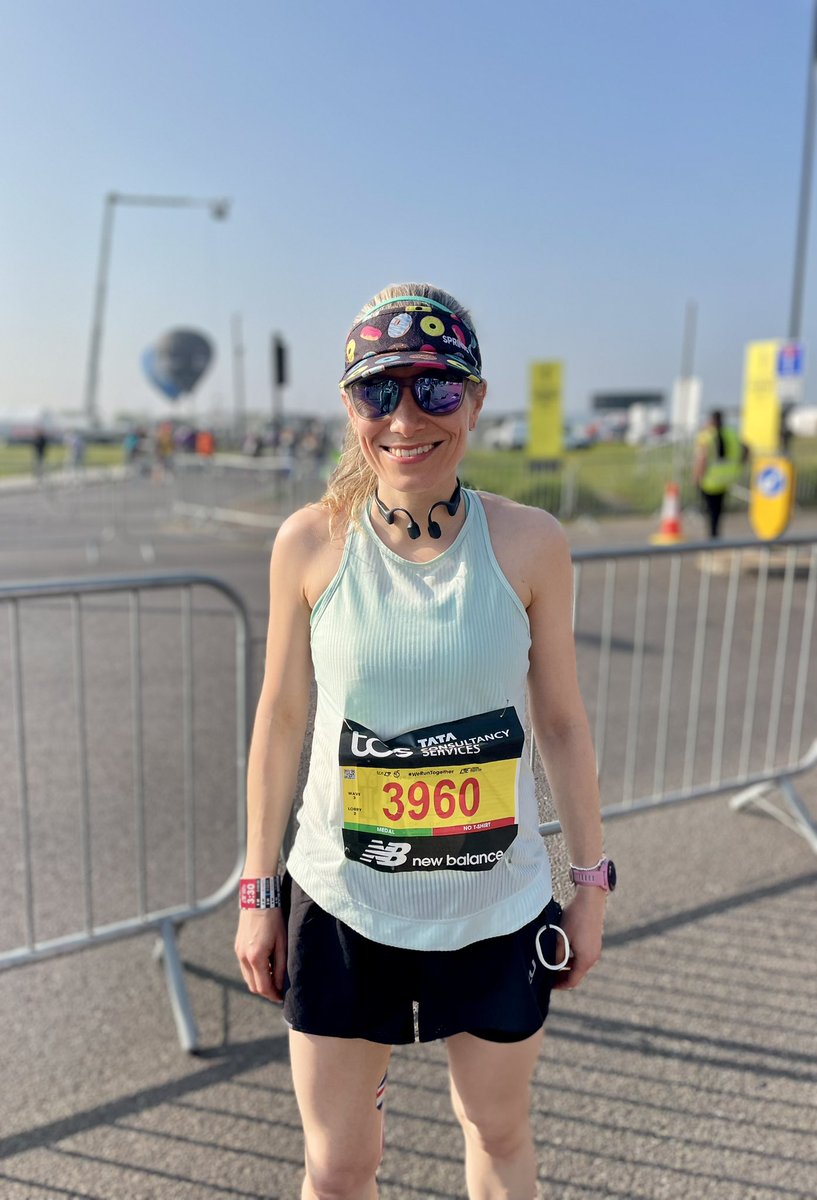 All set for #londomarathon2025 - it’s going to be a hot one!! 

Good luck to all my fellow runners…enjoy the run x 🏃‍♀️