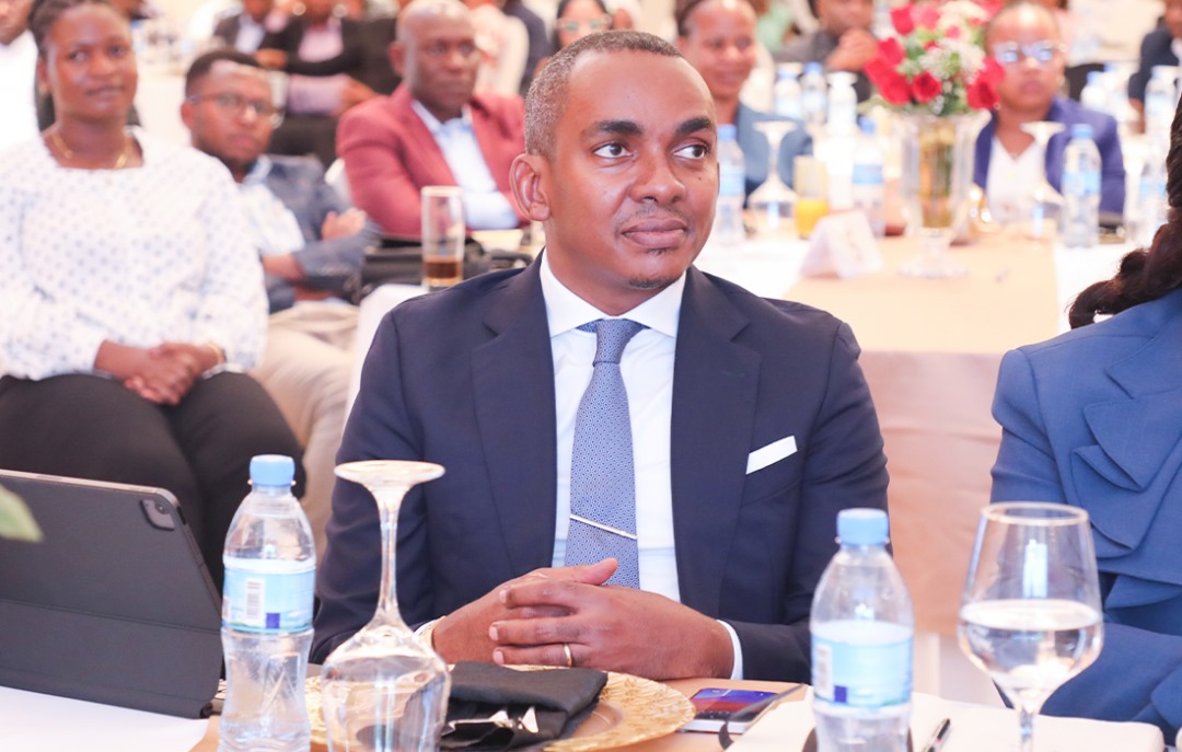 Mhe. Jerry Silaa, Waziri wa Mawasiliano na Teknolojia ya Habari, akizindua kampeni ya kupanda mlima Kilimanjaro "Kili Challenge 2025" kwa ajili ya kuchangia fedha kwenye Mwitikio wa UKIMWI nchini