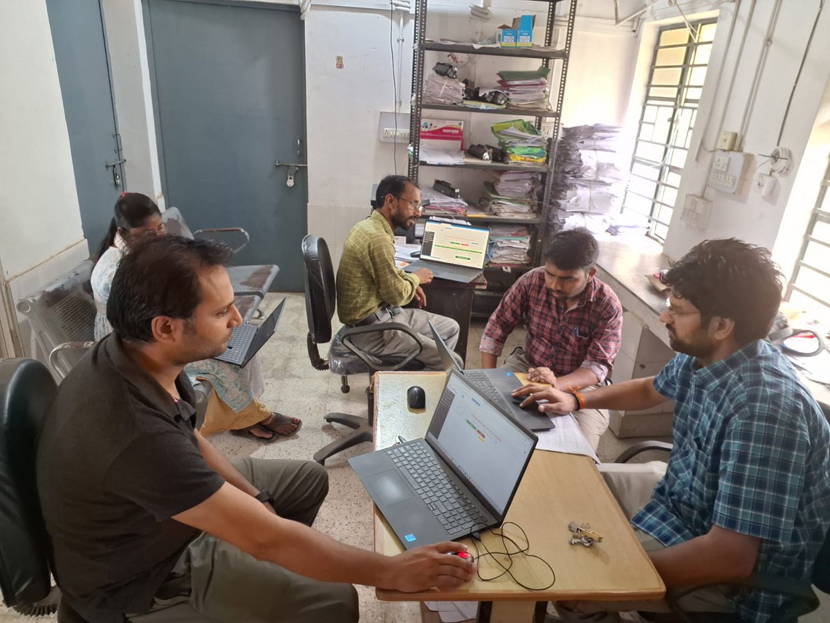 dmpurnea's tweet photo. जिला पदाधिकारी महोदय के निर्देशानुसार सभी अंचल कार्यालय में कैंप मोड में राजस्व से संबंधित कार्यों का निष्पादन किया जा रहा है।
#PRDBihar
#IPRD
#RevenueDepartment
#purnea https://t.co/DCOeovjtAa