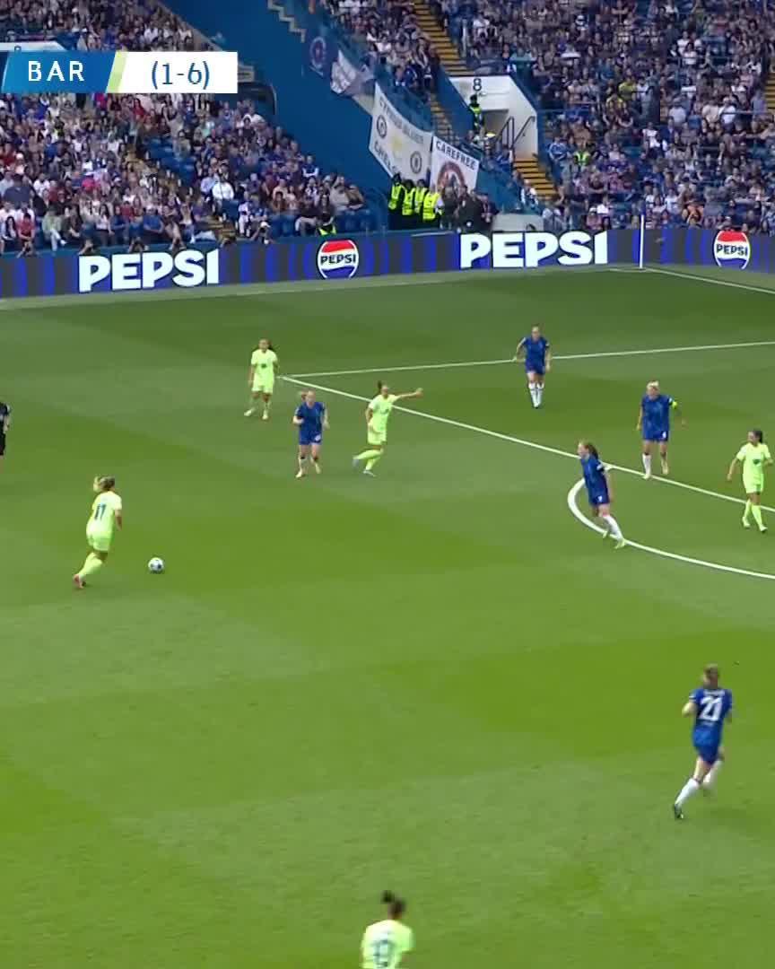 😶 "This could get worse for Chelsea..."*Narrator voice: It did, indeed, get worse for Chelsea.Barcelona leading 3-0 at the break after Pina's stunner!Watch Chelsea v. Barcelona live for free on DAZN & joind the DAZN FanZone ▶️  #UWCL
