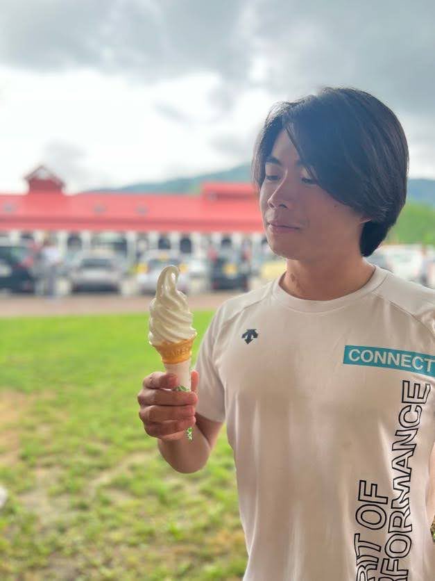 wwv1949's tweet photo. [部員紹介]
森岡敬亮
2年
法学部

ワンゲルマッチョマンの系譜。ボートと筋トレに燃えている。筋トレの悩みを相談すると解決してくれる。言動はひねくれてるがすごく良いやつ。 https://t.co/7TQCUiNNtb