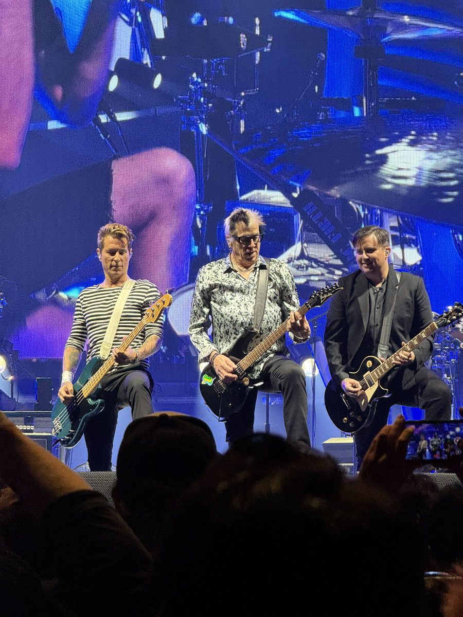 Delphinus56567's tweet image. 今日も参戦！
セトリがマジでヤバい！！！
デクスターの衣装が可愛かった

#offspring 
#オフスプリング