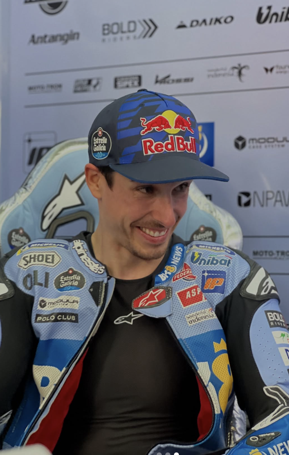 tu cara cuando consigues tu primera victoria en Motogp y vuelves a ser líder del mundial  ¡Felicitats <a href="/alexmarquez73/">Alex Márquez</a> ! #SpanishGP