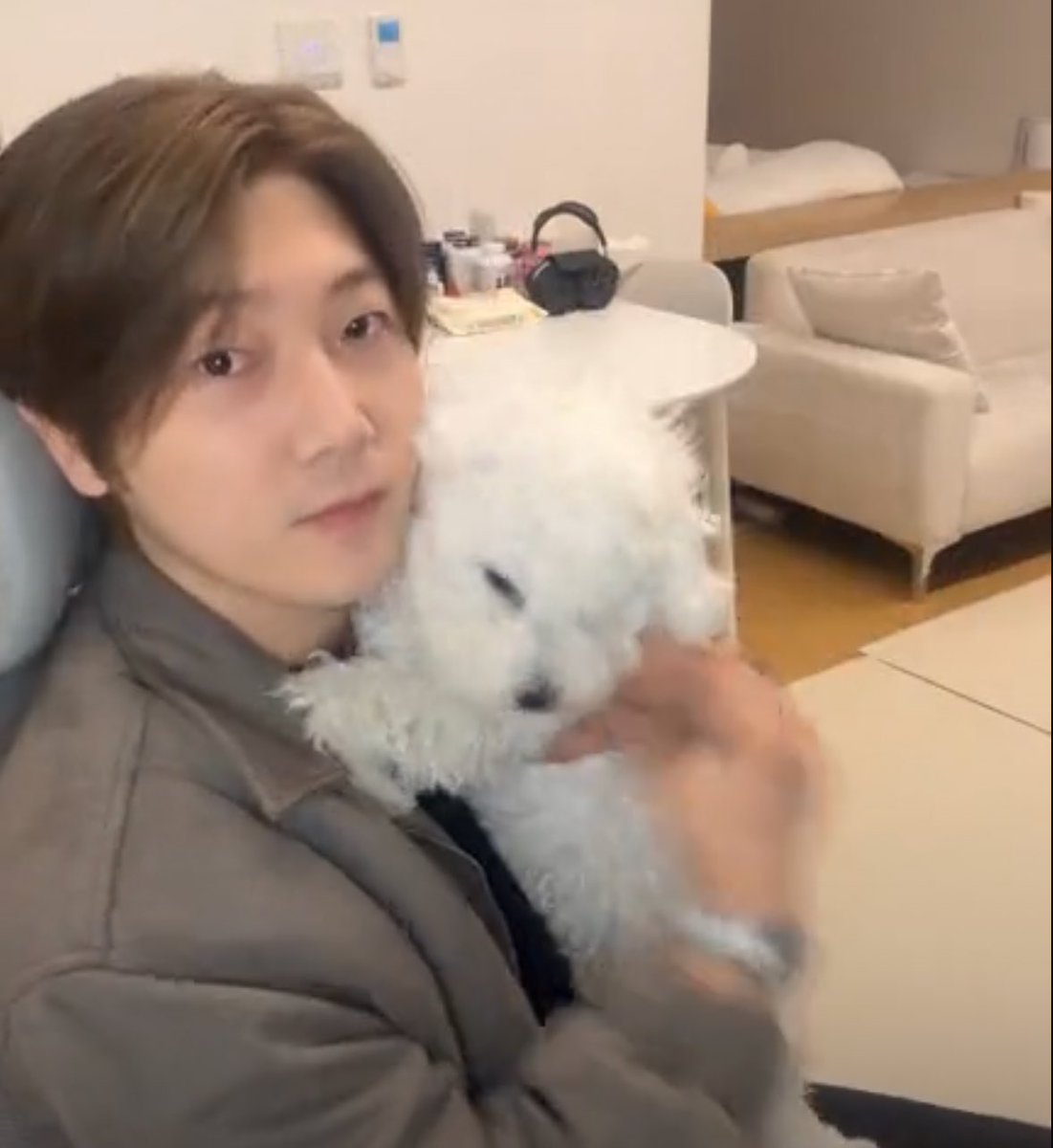 sssang111_'s tweet photo. 몽글:됬어,아빠우습구유치해 https://t.co/oYHNNJ34Zk